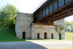 85 Falls of the Ohio Bridge Support