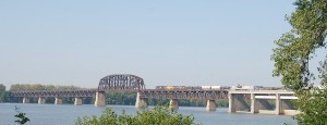 89 CSX Train Crosses Bridge