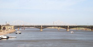 93 Eads Bridge and Mississippi River