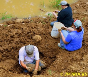 25 Heinrich Digs Into West Wall