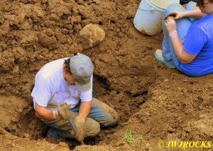 26 Heinrich Digs Into West Wall