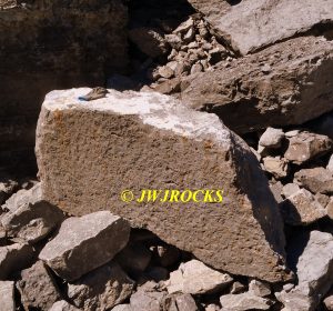 37-huge-boulder-lower-pit-grnd-level